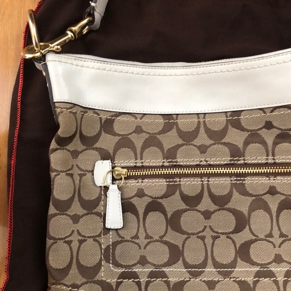COACH crossbody - Picture 2 of 8